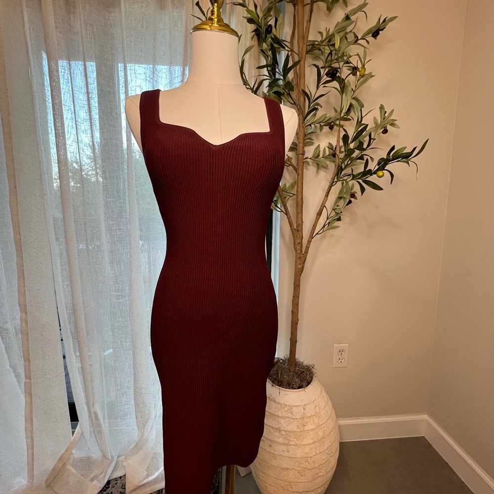 NWT Babatpn Sculpt Dress